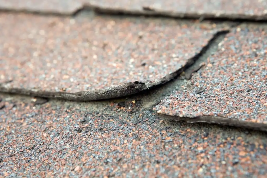 cracked shingles during winter weather in louisiana